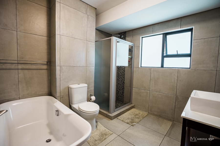 4 Bedroom Property for Sale in Copperleaf Estate Gauteng