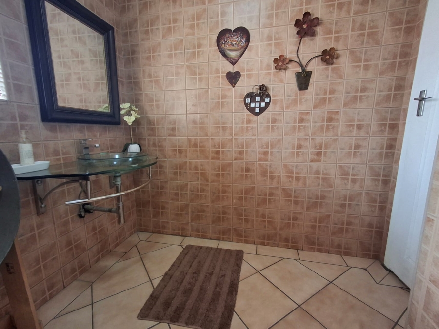 5 Bedroom Property for Sale in Capital Park Gauteng