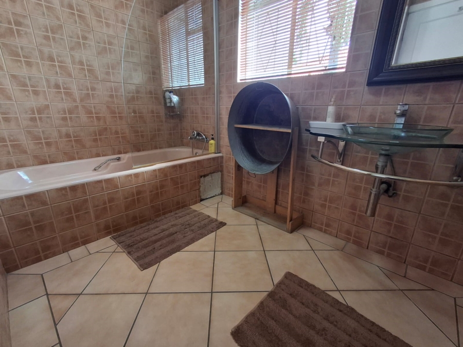 5 Bedroom Property for Sale in Capital Park Gauteng