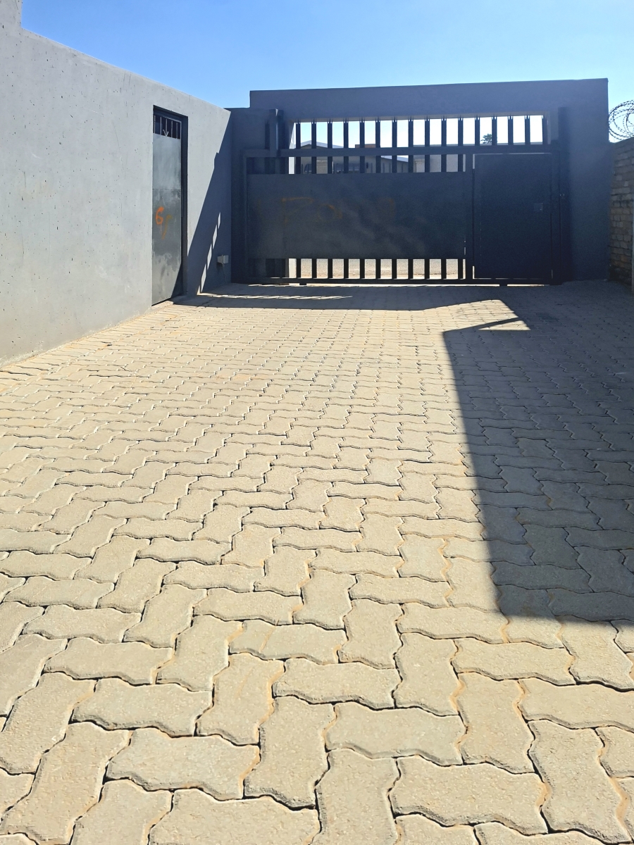 To Let 1 Bedroom Property for Rent in Sophiatown Gauteng