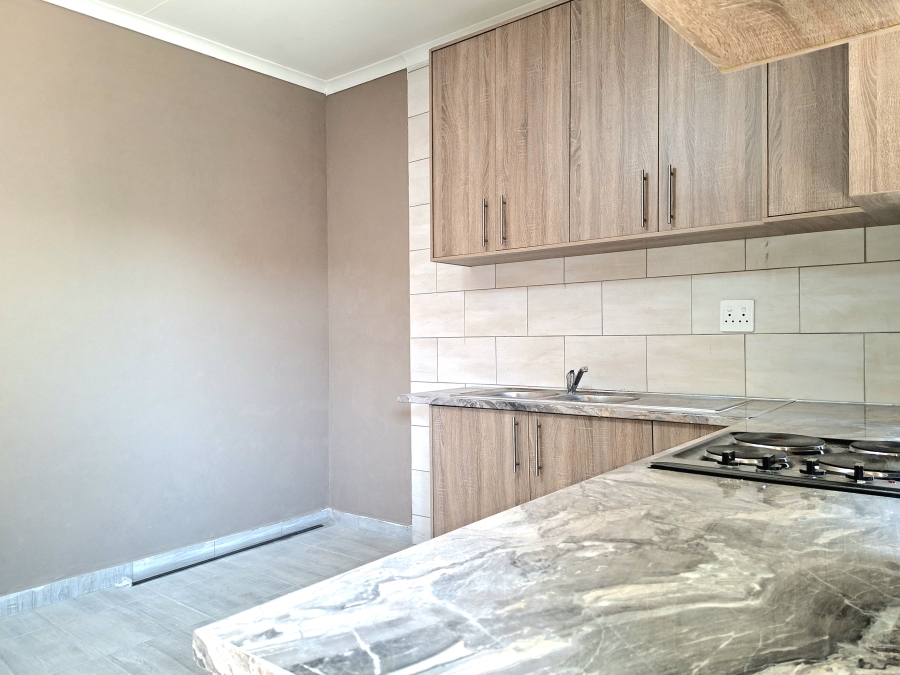 To Let 1 Bedroom Property for Rent in Sophiatown Gauteng