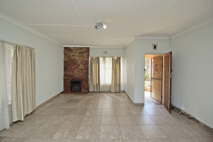 3 Bedroom Property for Sale in Rustivia Gauteng