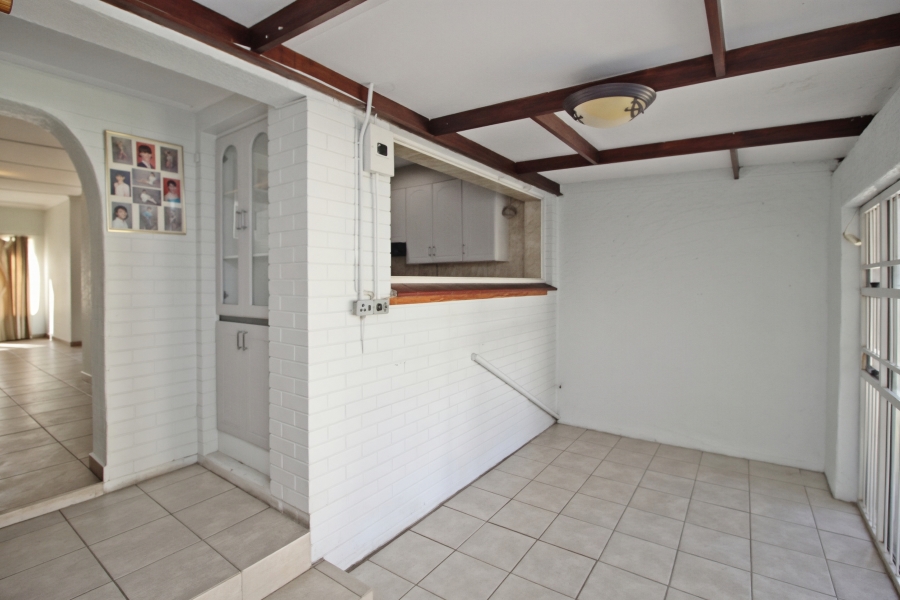 3 Bedroom Property for Sale in Rustivia Gauteng