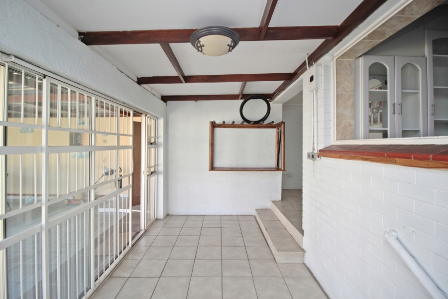 3 Bedroom Property for Sale in Rustivia Gauteng