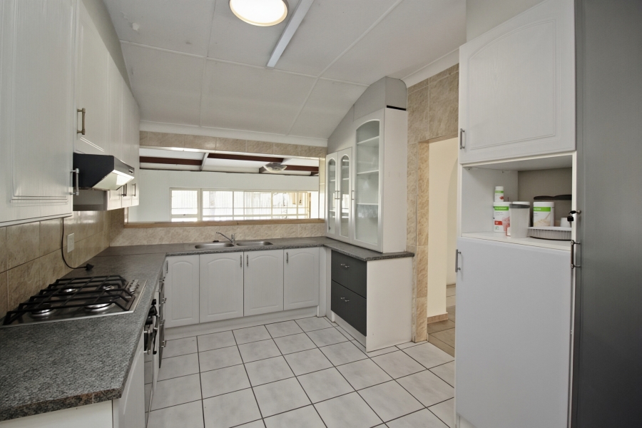 3 Bedroom Property for Sale in Rustivia Gauteng