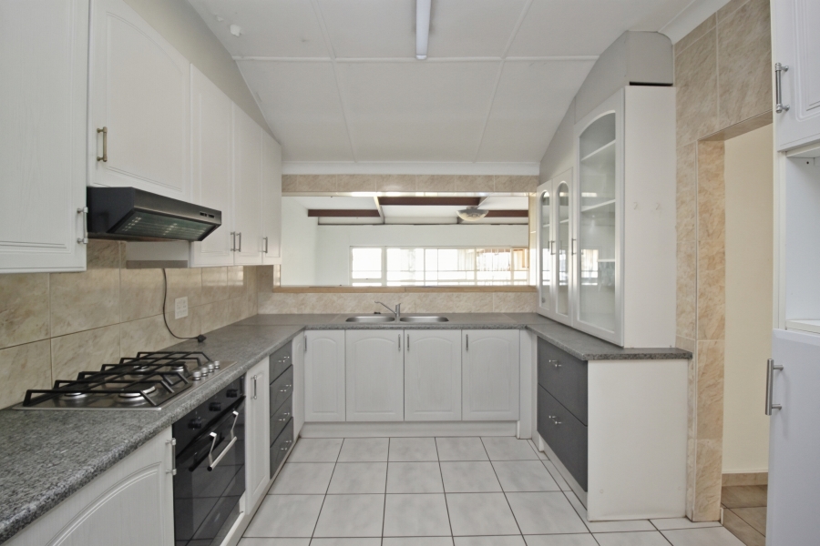 3 Bedroom Property for Sale in Rustivia Gauteng