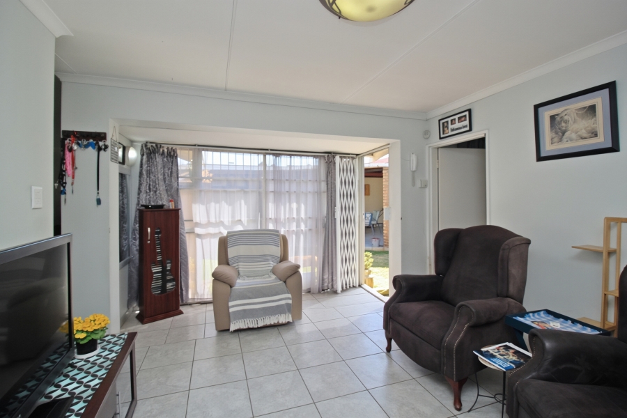 3 Bedroom Property for Sale in Rustivia Gauteng