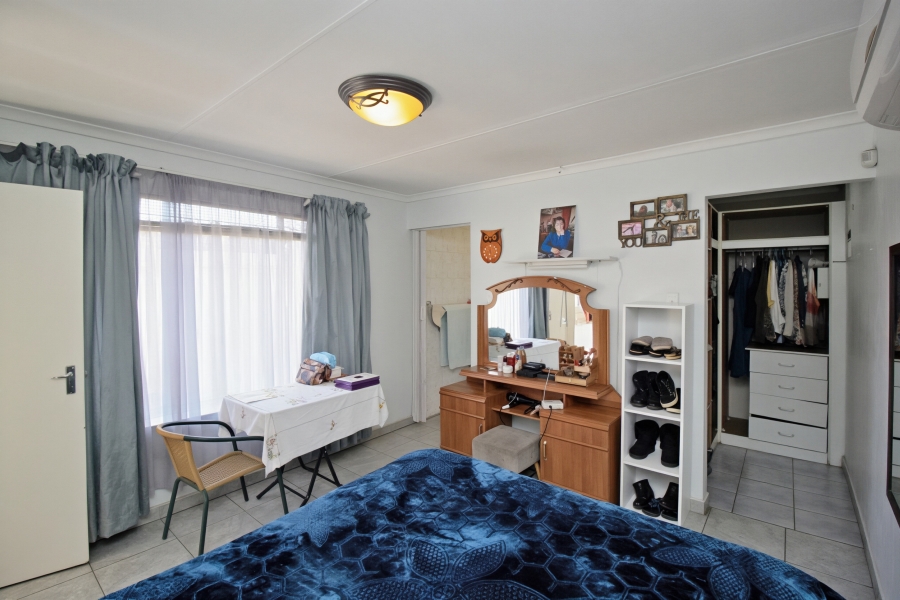 3 Bedroom Property for Sale in Rustivia Gauteng