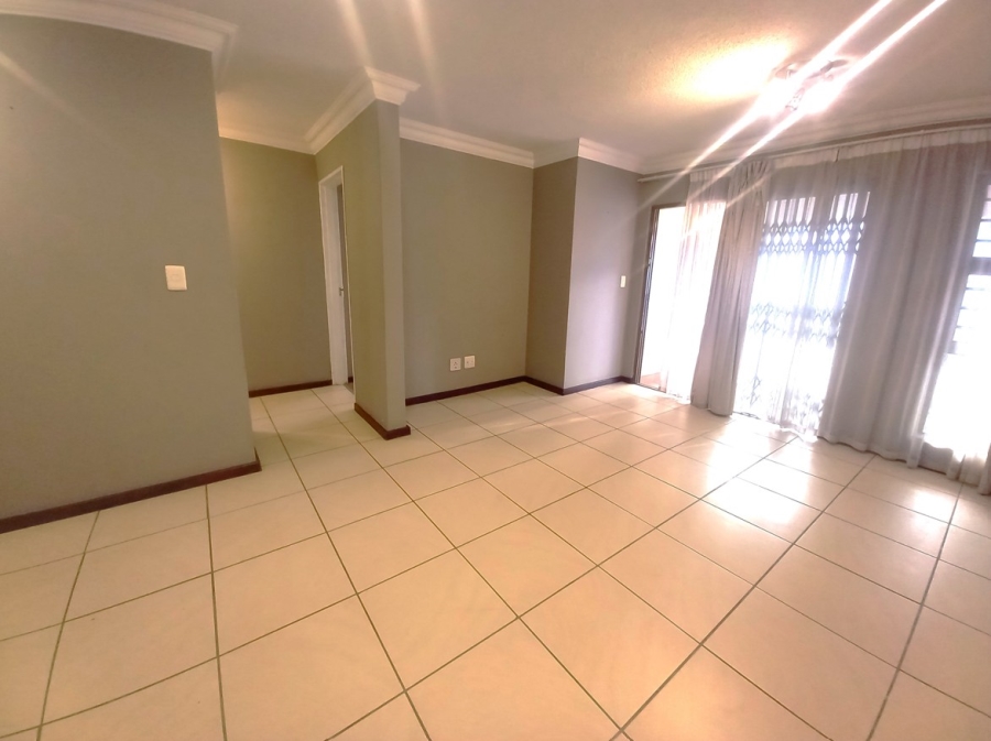 2 Bedroom Property for Sale in Nieuw Muckleneuk Gauteng