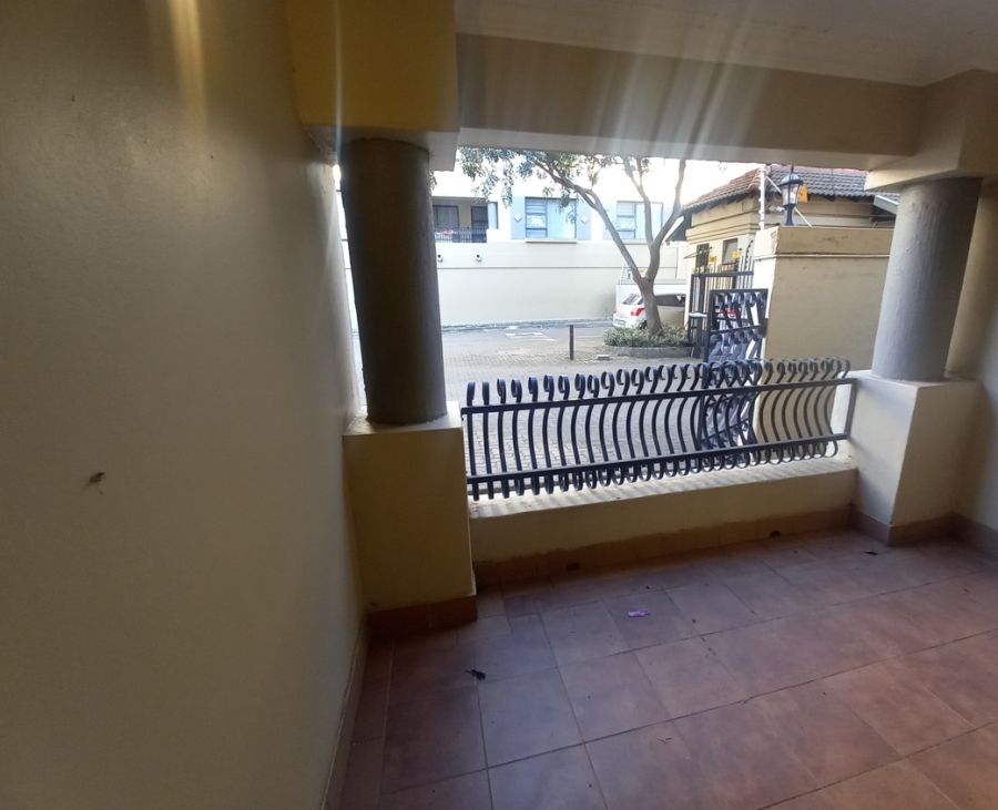 2 Bedroom Property for Sale in Nieuw Muckleneuk Gauteng