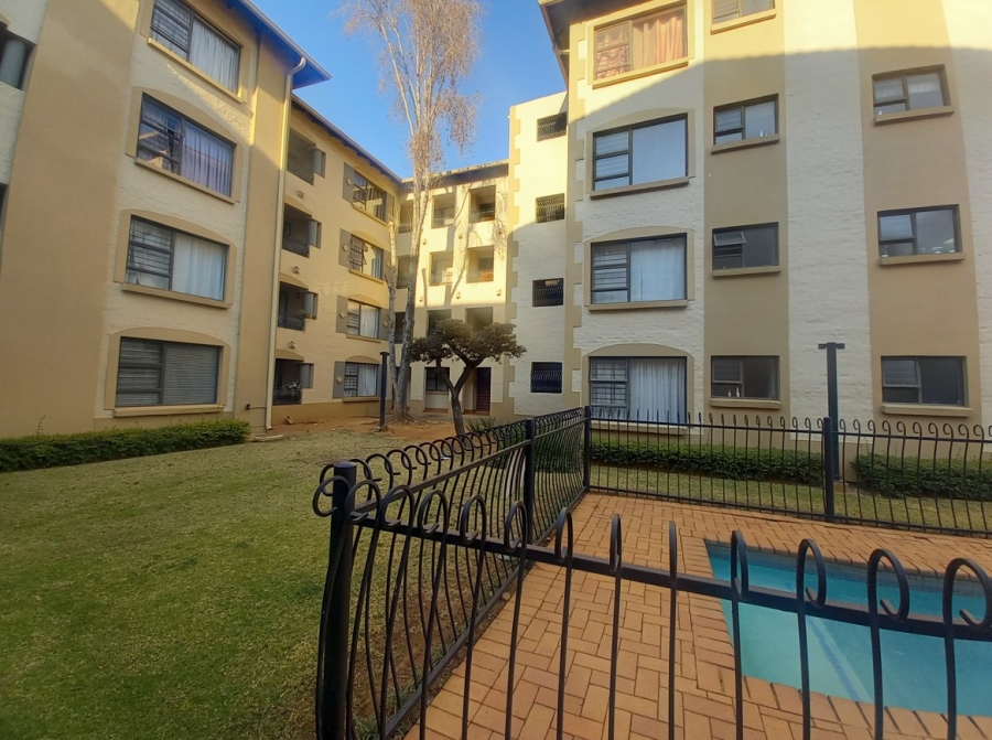 2 Bedroom Property for Sale in Nieuw Muckleneuk Gauteng