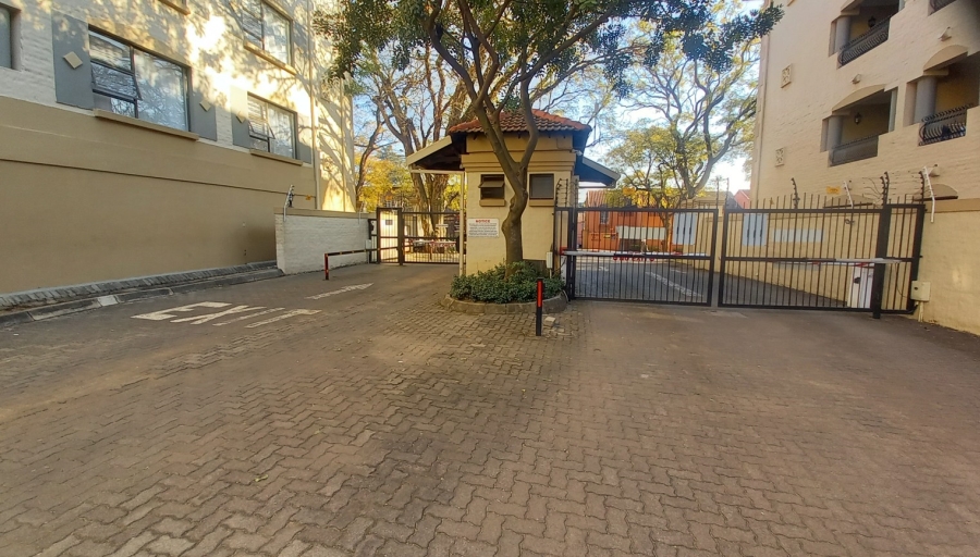 2 Bedroom Property for Sale in Nieuw Muckleneuk Gauteng