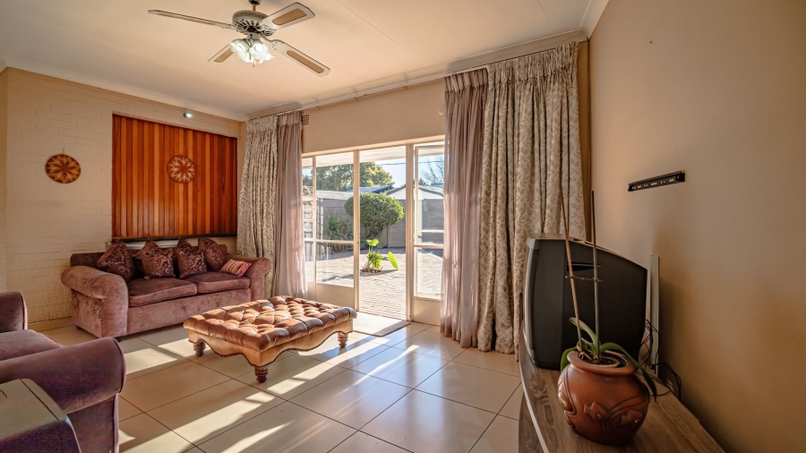 4 Bedroom Property for Sale in Meadowbrook Gauteng