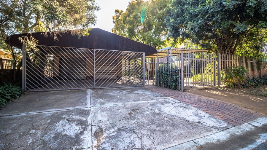 4 Bedroom Property for Sale in Meadowbrook Gauteng