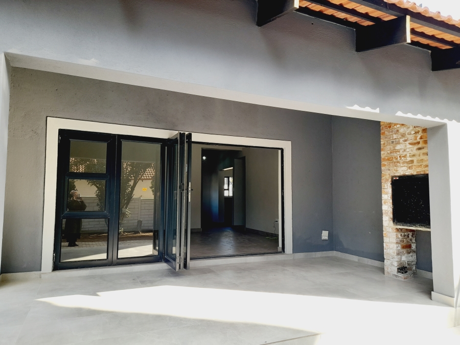 To Let 3 Bedroom Property for Rent in Noordwyk Gauteng