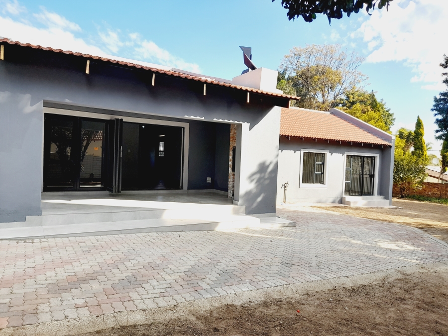 To Let 3 Bedroom Property for Rent in Noordwyk Gauteng