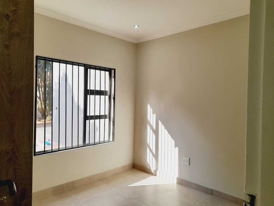 To Let 3 Bedroom Property for Rent in Noordwyk Gauteng