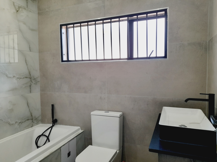 To Let 3 Bedroom Property for Rent in Noordwyk Gauteng