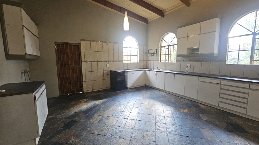 3 Bedroom Property for Sale in Crowthorne AH Gauteng