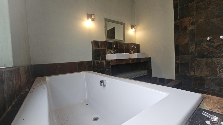 3 Bedroom Property for Sale in Crowthorne AH Gauteng