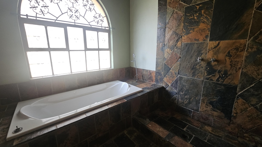 3 Bedroom Property for Sale in Crowthorne AH Gauteng