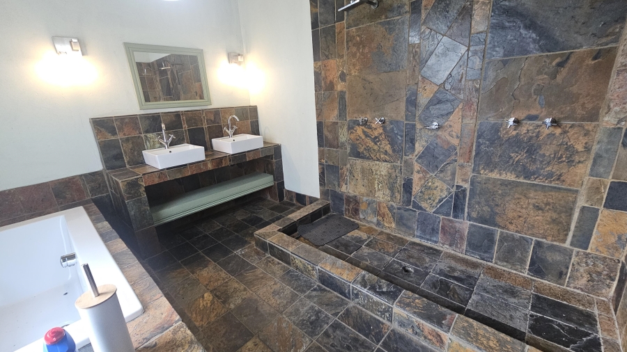 3 Bedroom Property for Sale in Crowthorne AH Gauteng
