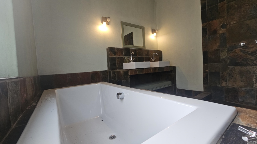 3 Bedroom Property for Sale in Crowthorne AH Gauteng