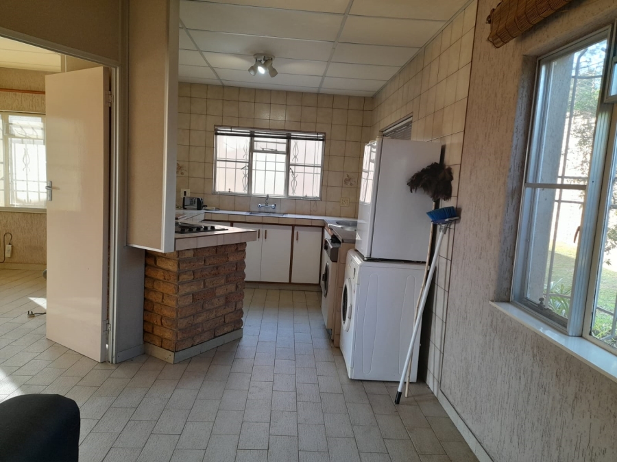 1 Bedroom Property for Sale in Glen Austin Gauteng