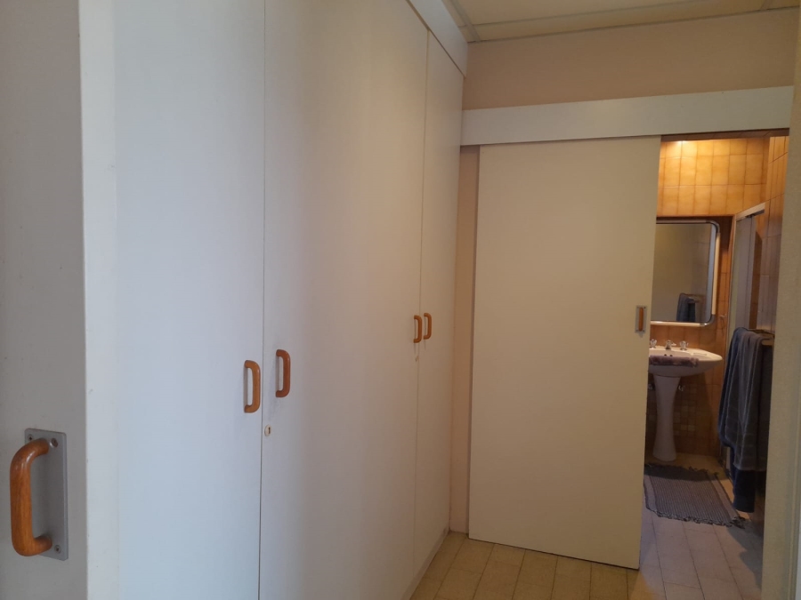 1 Bedroom Property for Sale in Glen Austin Gauteng