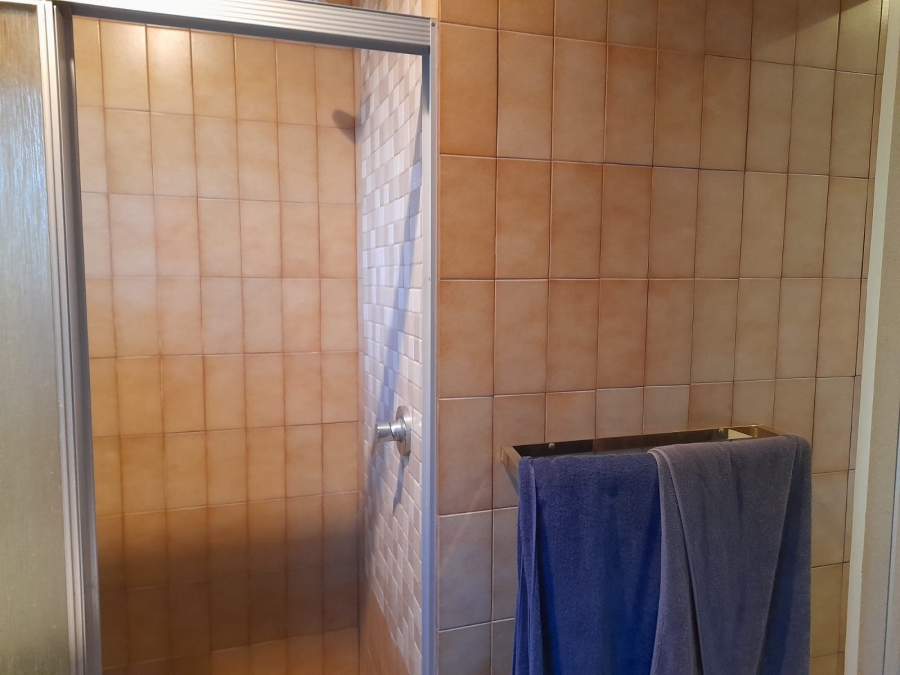 1 Bedroom Property for Sale in Glen Austin Gauteng