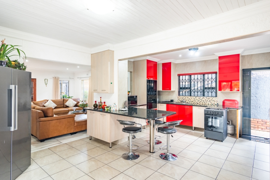 4 Bedroom Property for Sale in Helderkruin Gauteng