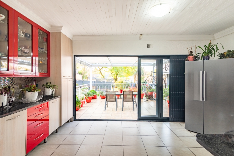 4 Bedroom Property for Sale in Helderkruin Gauteng