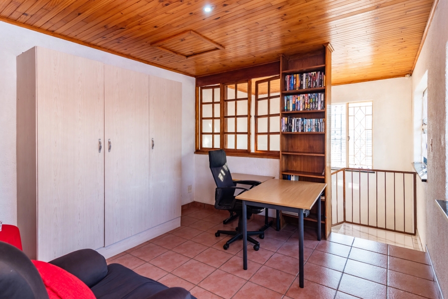 4 Bedroom Property for Sale in Helderkruin Gauteng