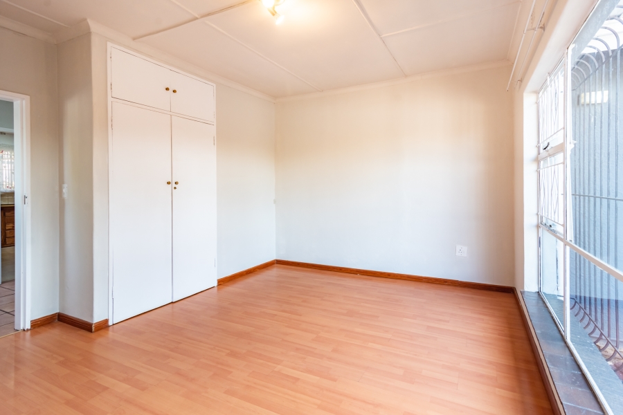 4 Bedroom Property for Sale in Helderkruin Gauteng