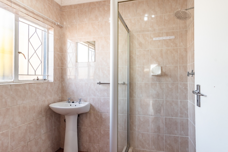 4 Bedroom Property for Sale in Helderkruin Gauteng