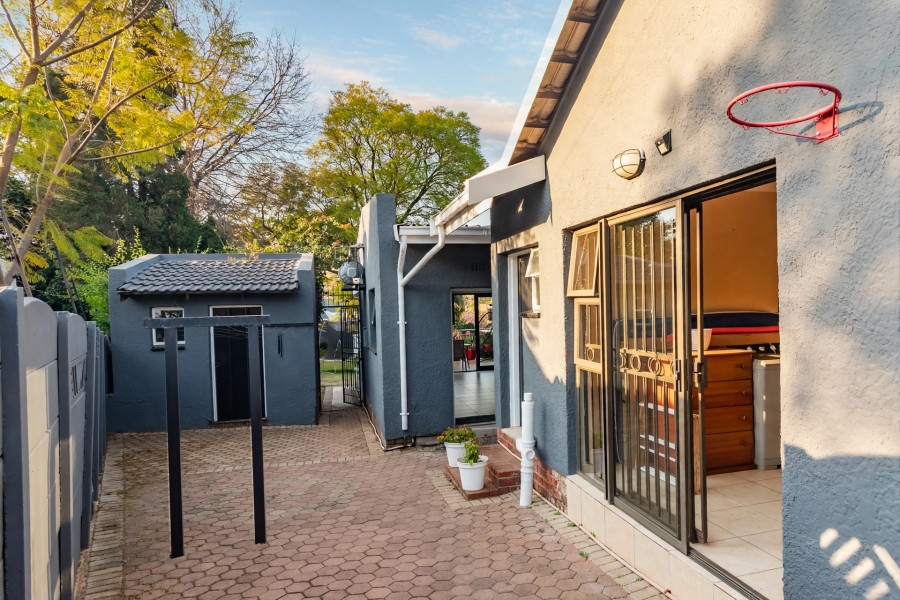 4 Bedroom Property for Sale in Helderkruin Gauteng
