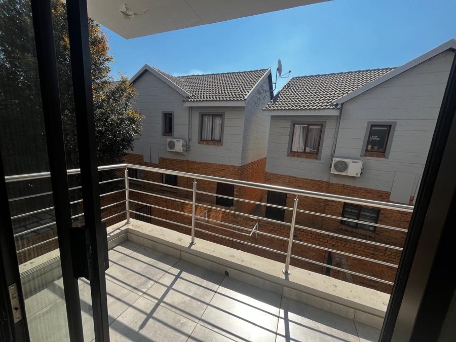 1 Bedroom Property for Sale in Blue Hills AH Gauteng