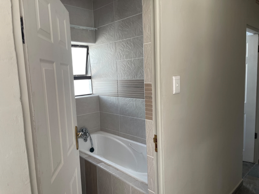 3 Bedroom Property for Sale in Three Rivers Gauteng