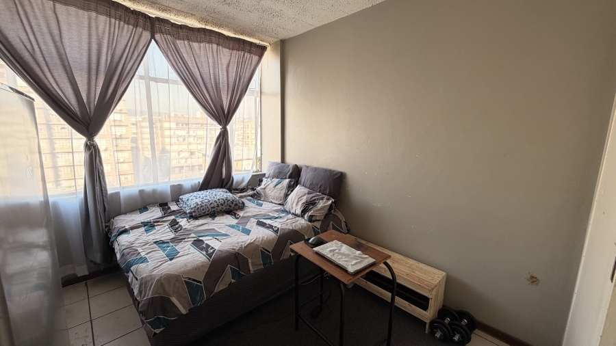 1 Bedroom Property for Sale in Sunnyside Gauteng