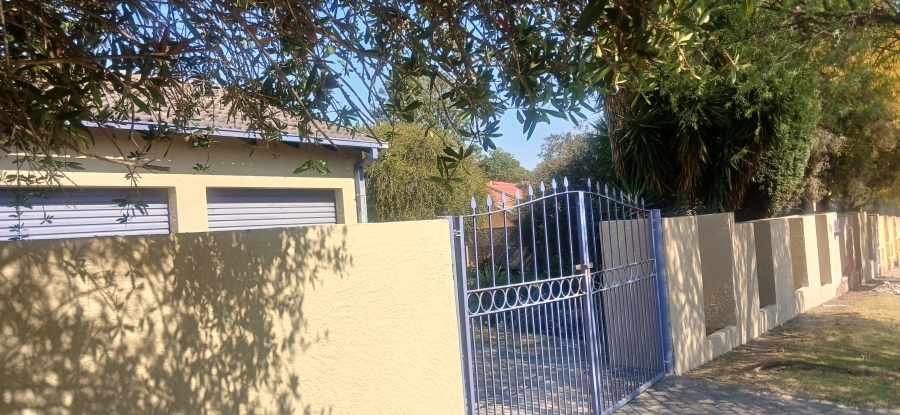 3 Bedroom Property for Sale in Albertsdal Gauteng