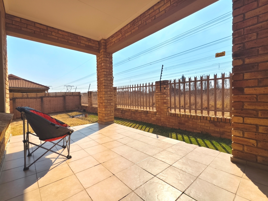 3 Bedroom Property for Sale in Kosmosdal Gauteng