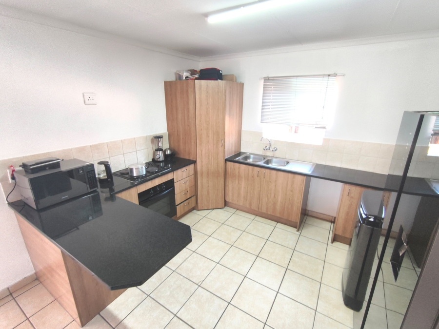 3 Bedroom Property for Sale in Kosmosdal Gauteng