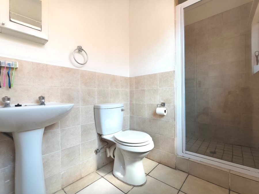 3 Bedroom Property for Sale in Kosmosdal Gauteng