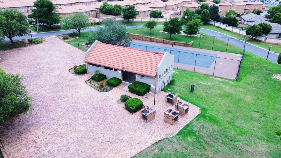 3 Bedroom Property for Sale in Kosmosdal Gauteng