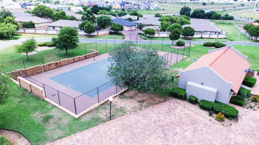 2 Bedroom Property for Sale in Kosmosdal Gauteng