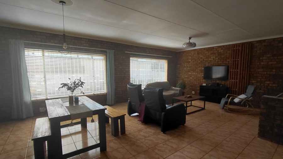 2 Bedroom Property for Sale in Noycedale Gauteng