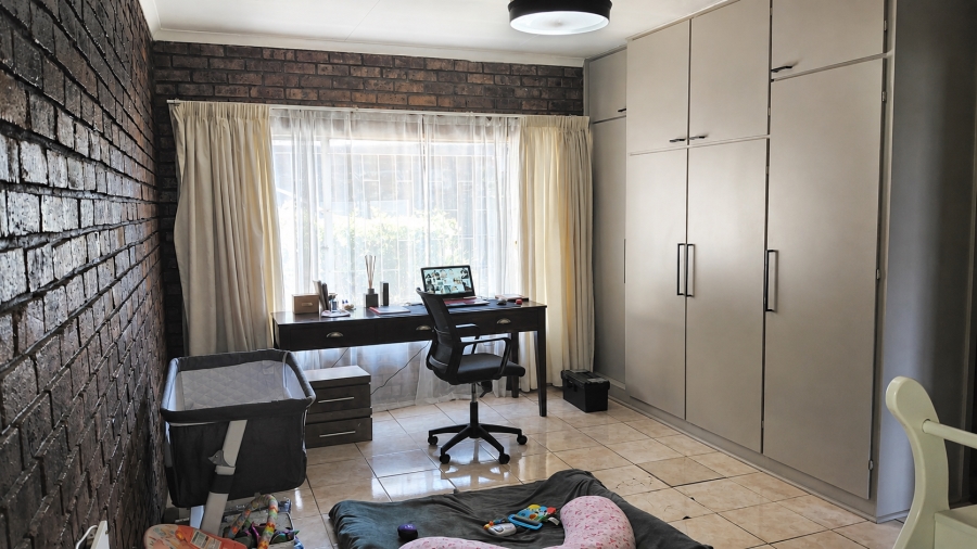 2 Bedroom Property for Sale in Noycedale Gauteng