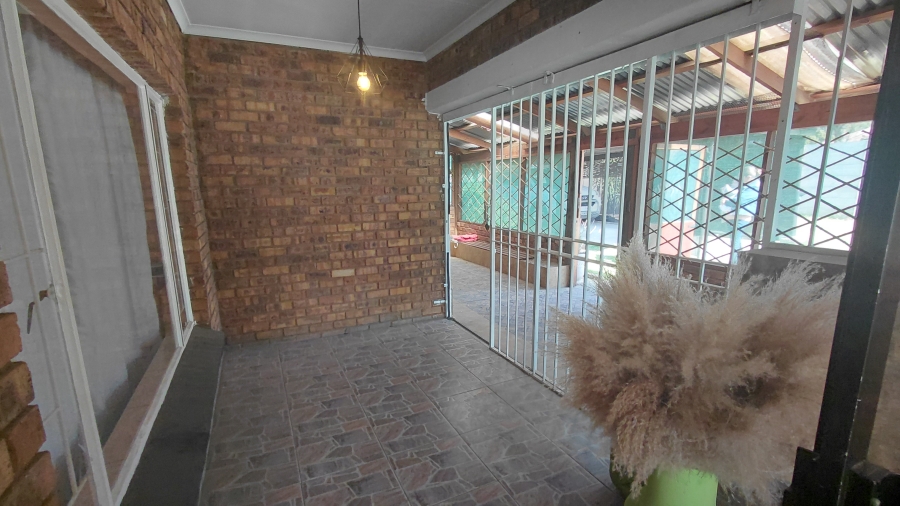 2 Bedroom Property for Sale in Noycedale Gauteng