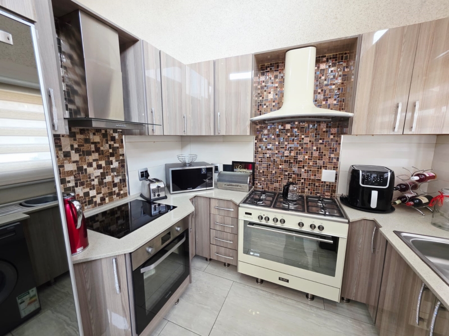 3 Bedroom Property for Sale in Fleurdal Gauteng