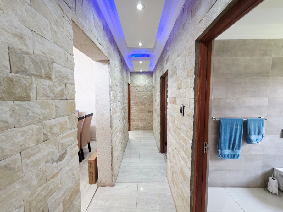 3 Bedroom Property for Sale in Fleurdal Gauteng